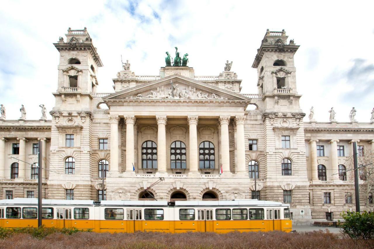 Atlanta Apartment Is In The Heart Of Budapest Eksteriør bilde